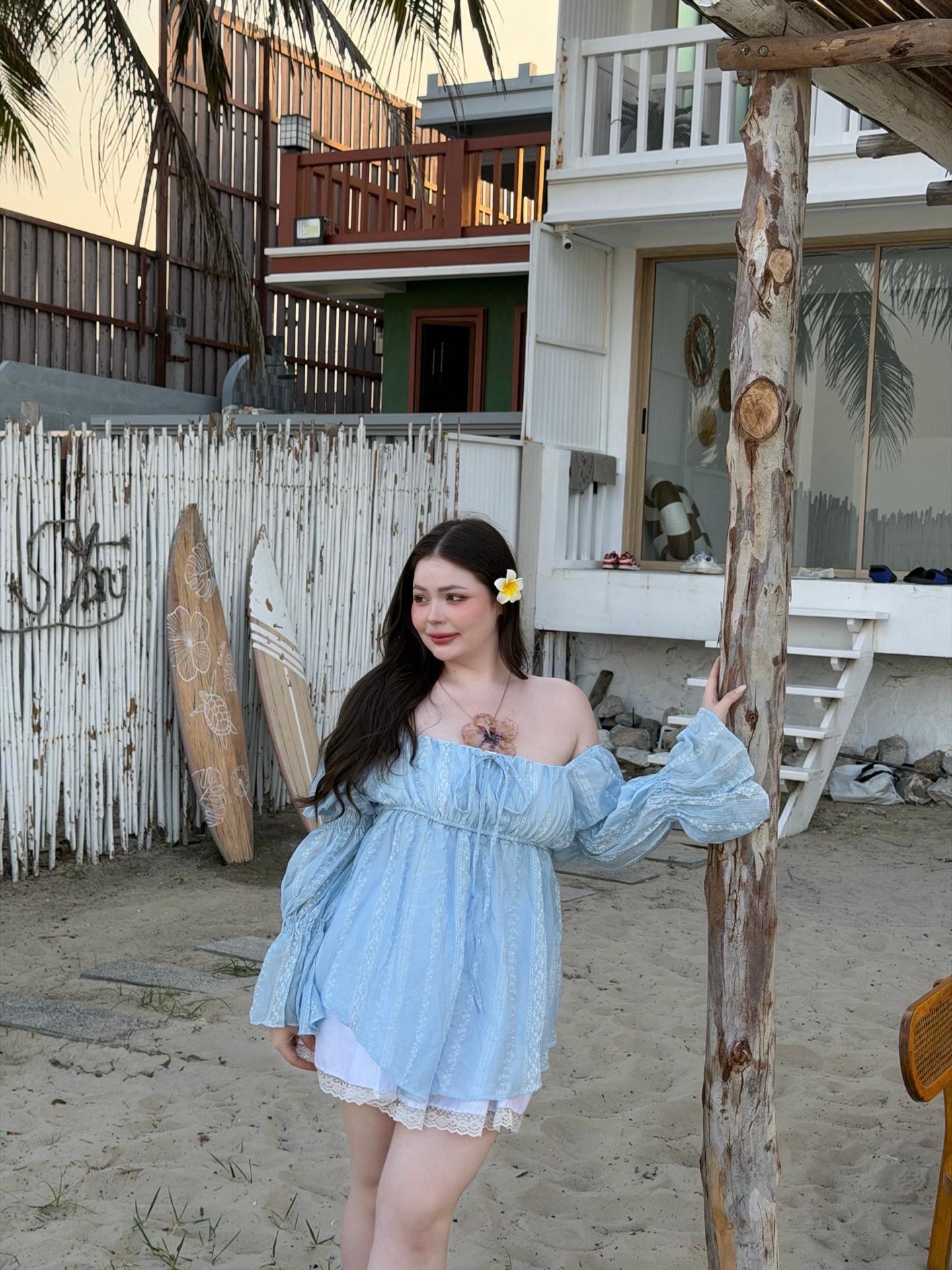 Off-shoulder shirt πͺΌ