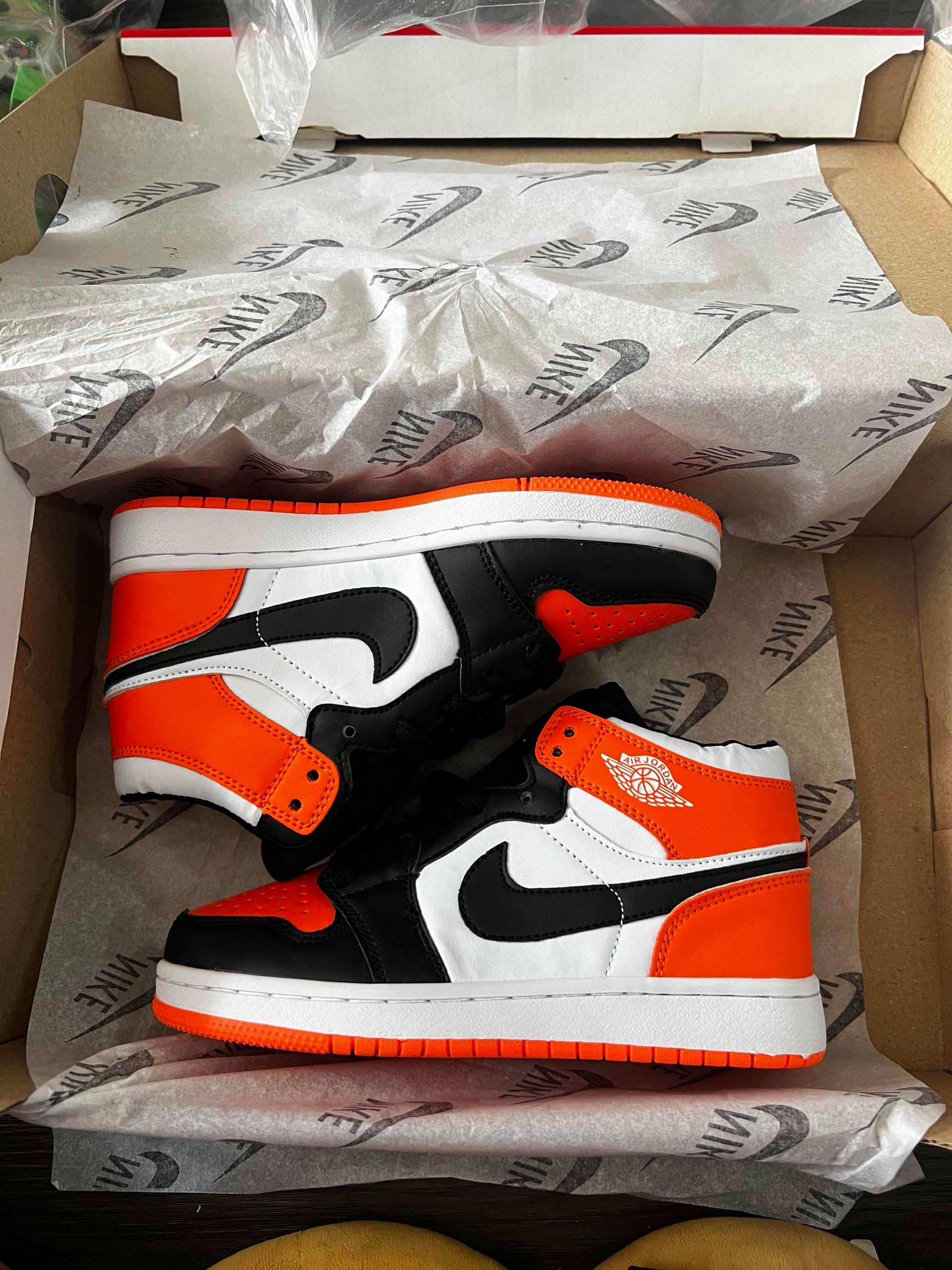 Jordan 1 កវែង