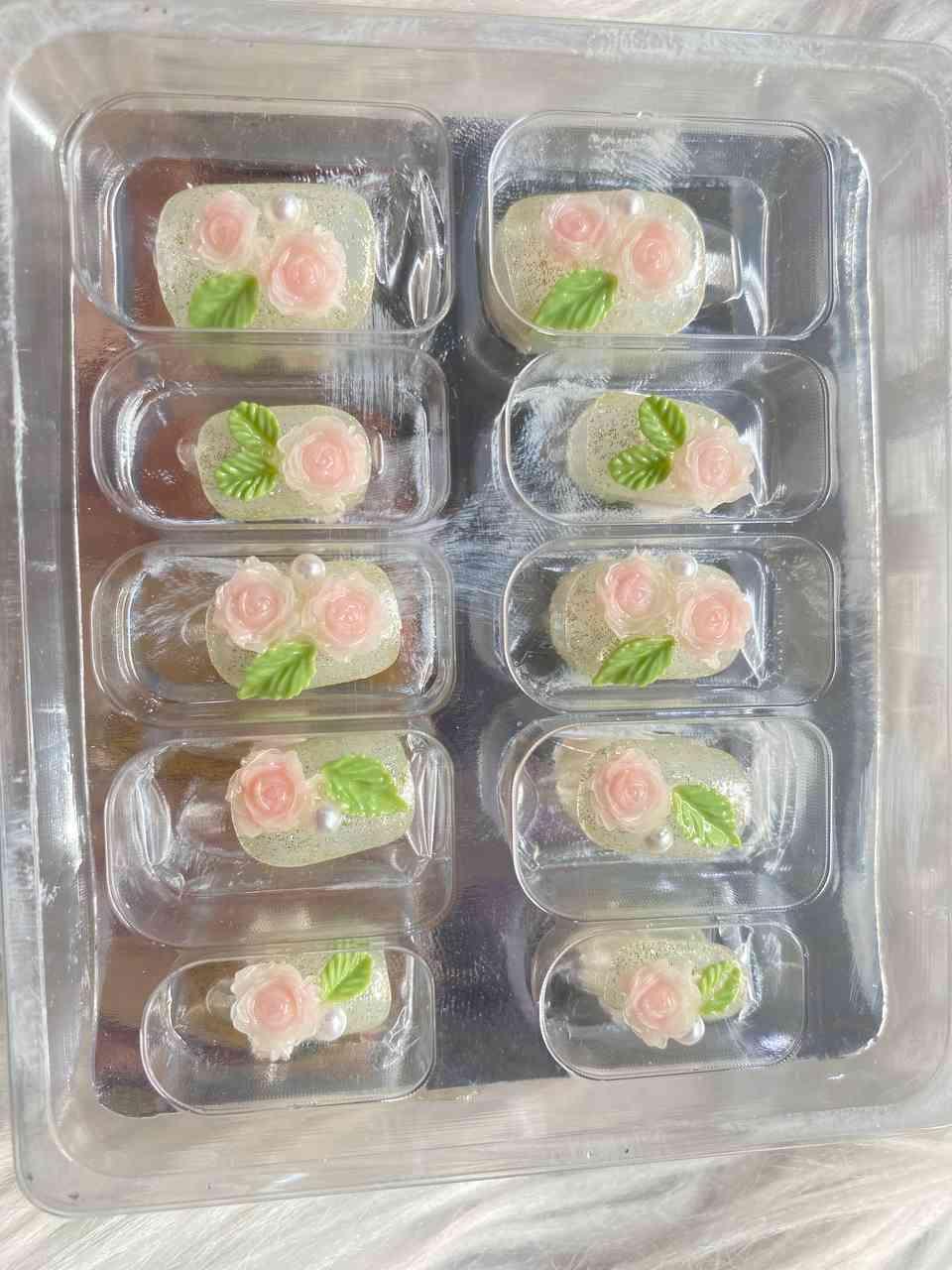 ក្រចកបិត