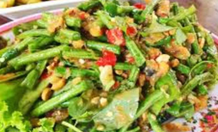 បុកកំពឹសសណ្តែកកួរ / 虾仁炒豆