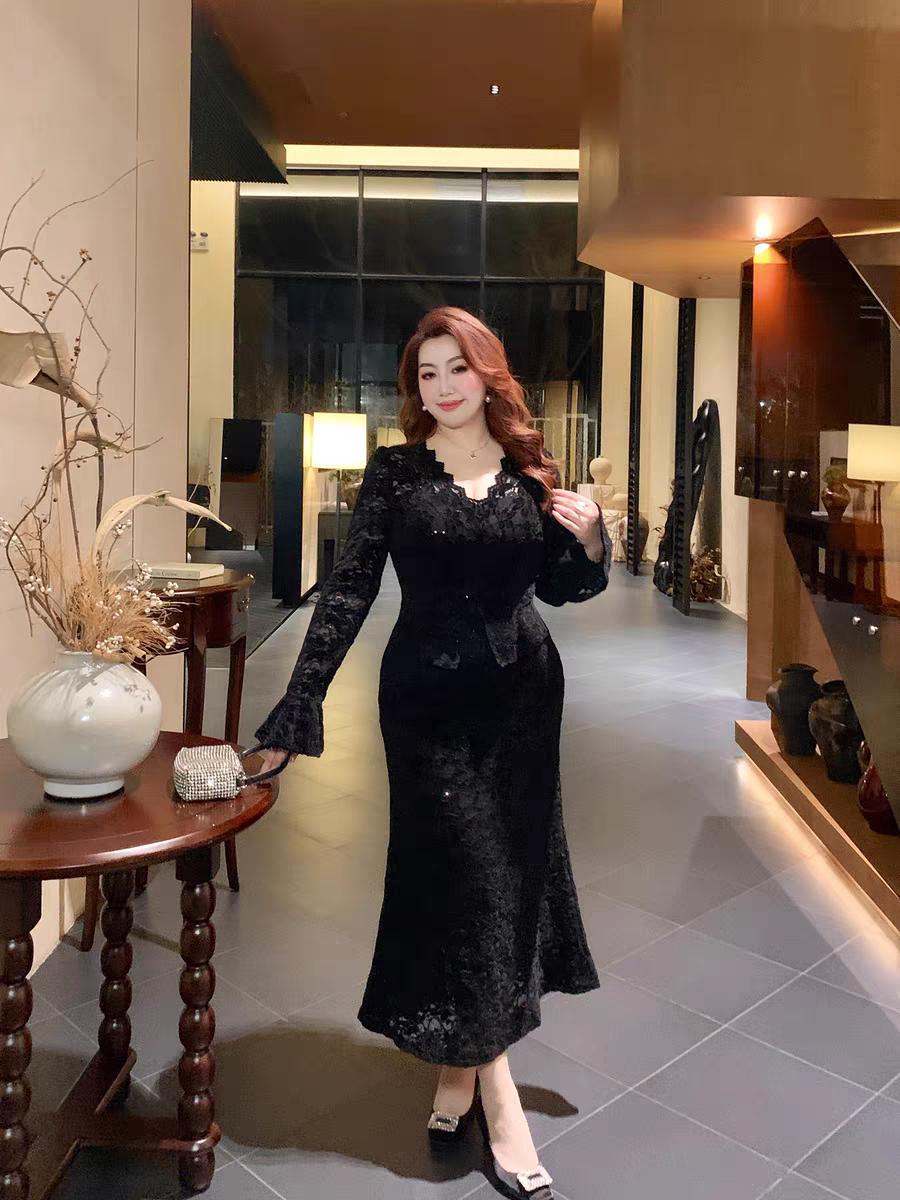 រ៉ូបប៉ាក់ខ្មៅប្រណិត
