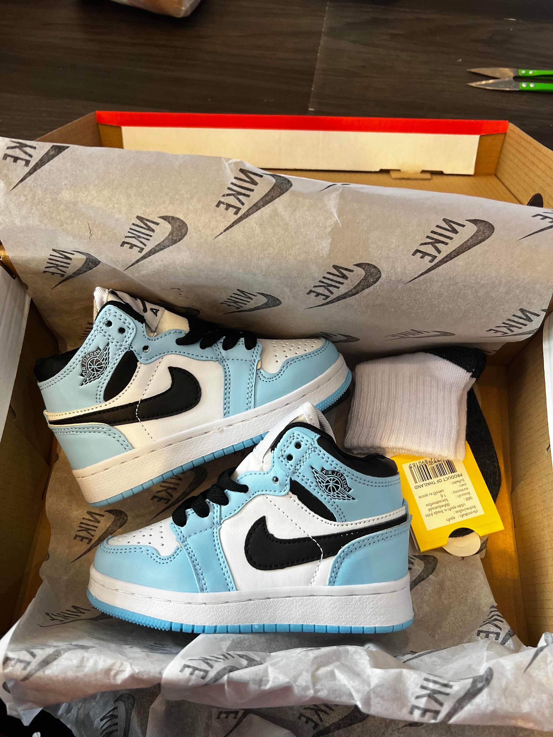 Jordan 1 កវែង