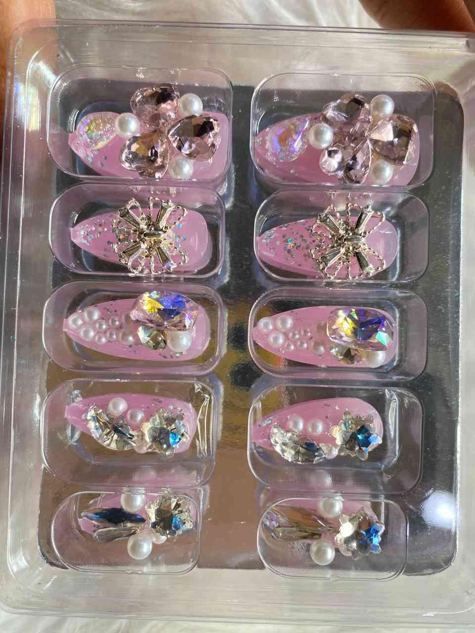 ក្រចកបិត