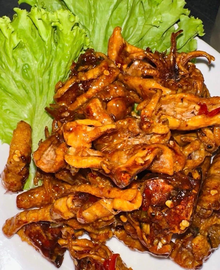 យាហុឺអំបិលម្ទេស / 椒盐鱿鱼