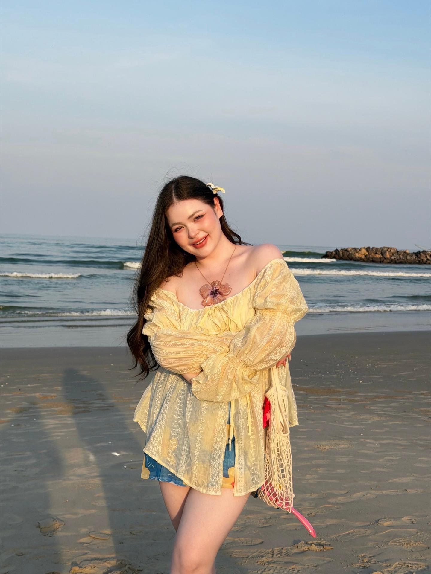 Off-shoulder shirt πͺΌ