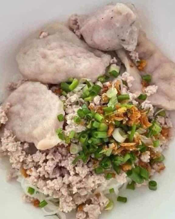 គុយទាវ បាក់សៀក សាច់ចិញ្ច្រាំ