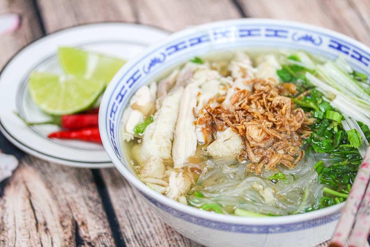 ស៊ុប មីសួរសាច់មាន់ហែក