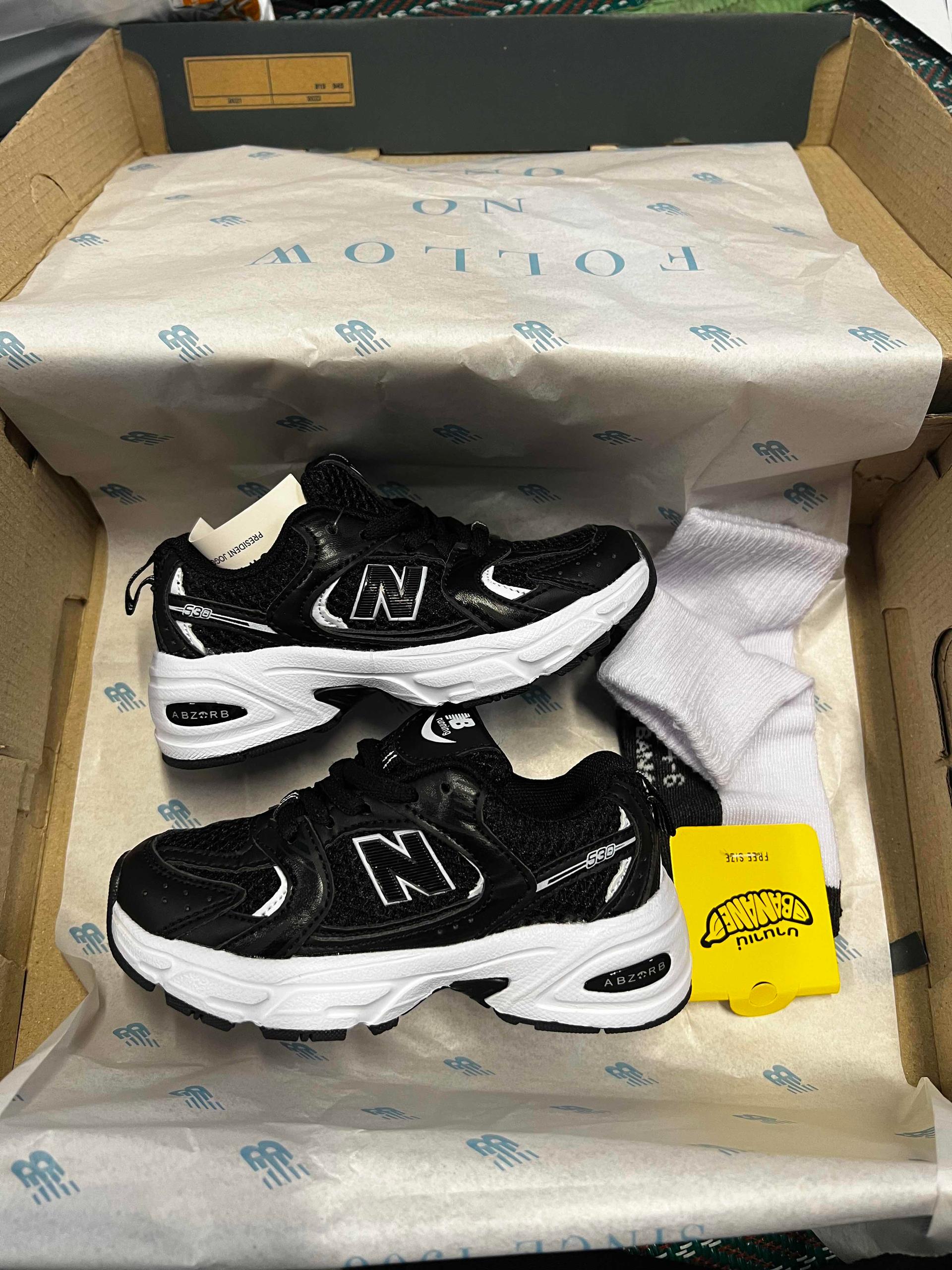 NB530 Black White
