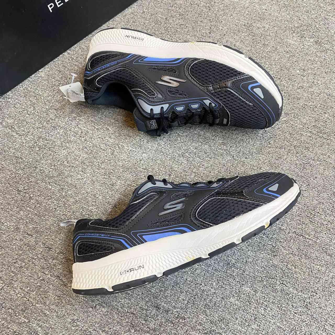 Skechers