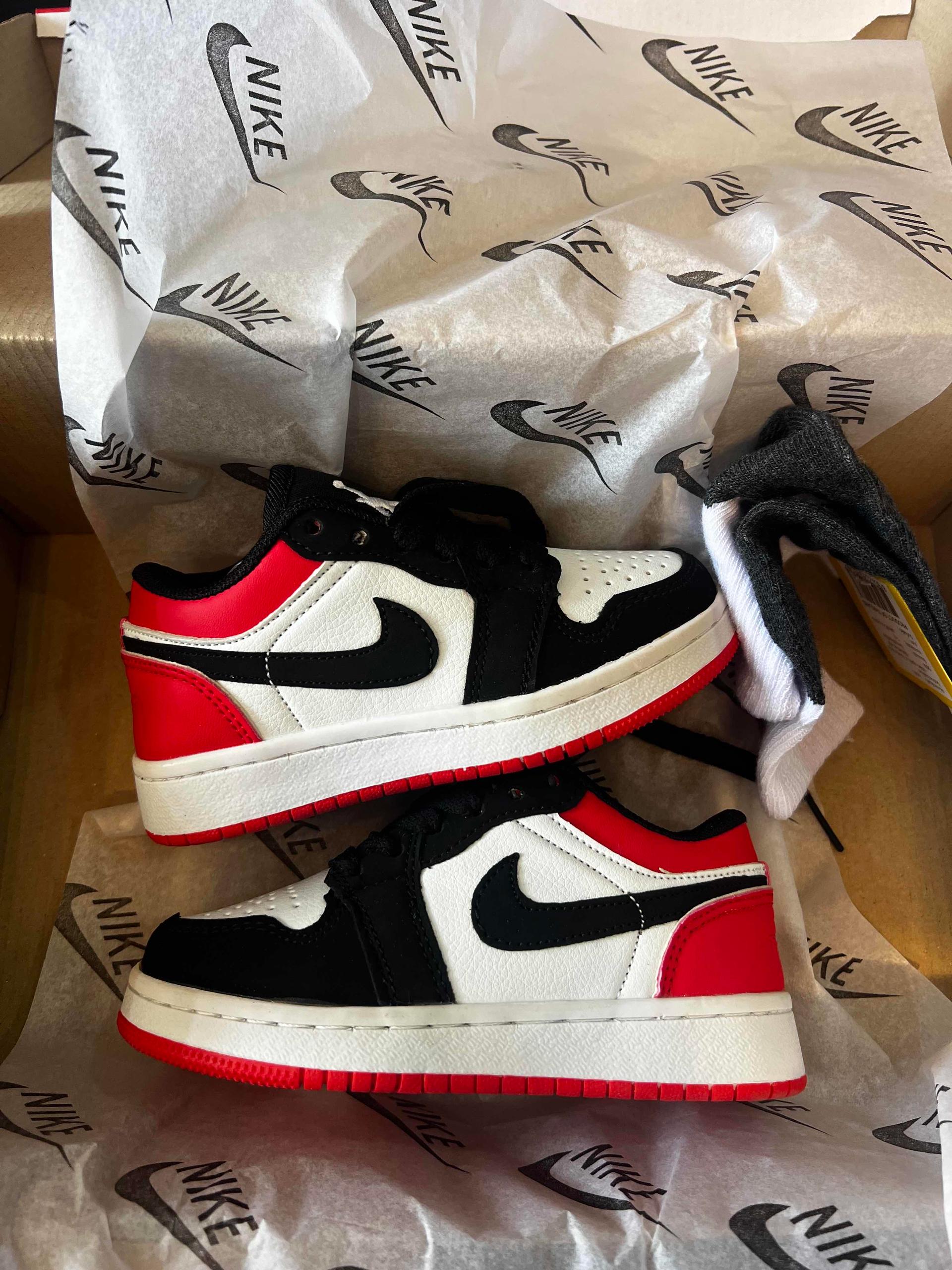 Jordan 1 កខ្លី