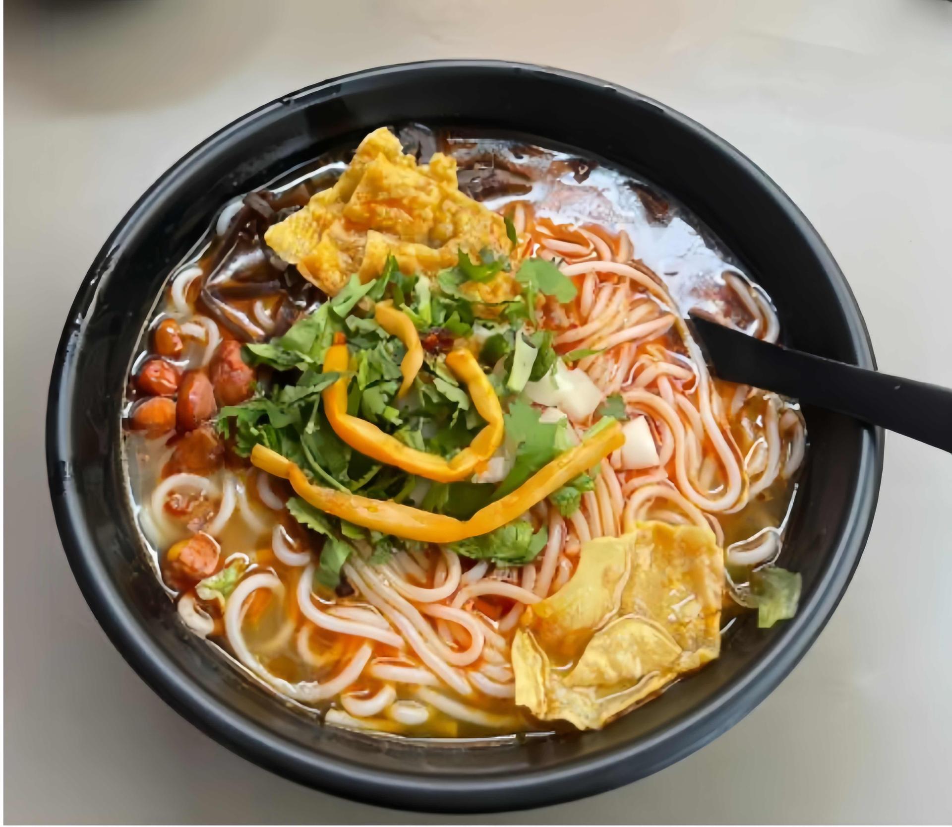 ស៊ុបមីចិន ជូរហិរ ឈាមទា ថែមមាន់ខ្មៅស្លាយ🌶️🌶️🌶️