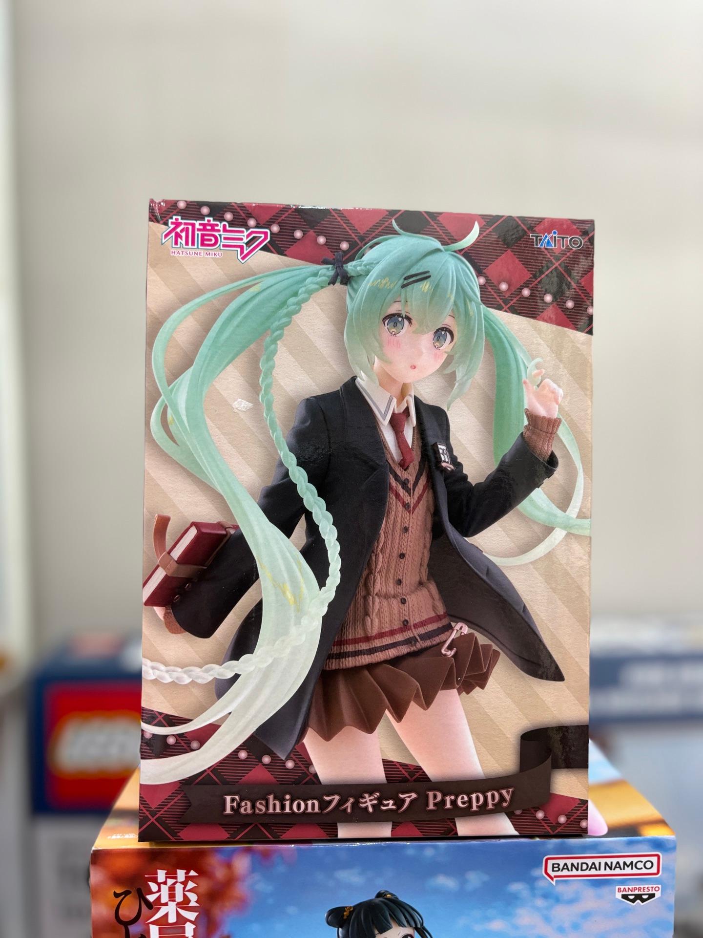 Hatsune Miku Fashion Figure - Preppy Ver. manufactured by Taito