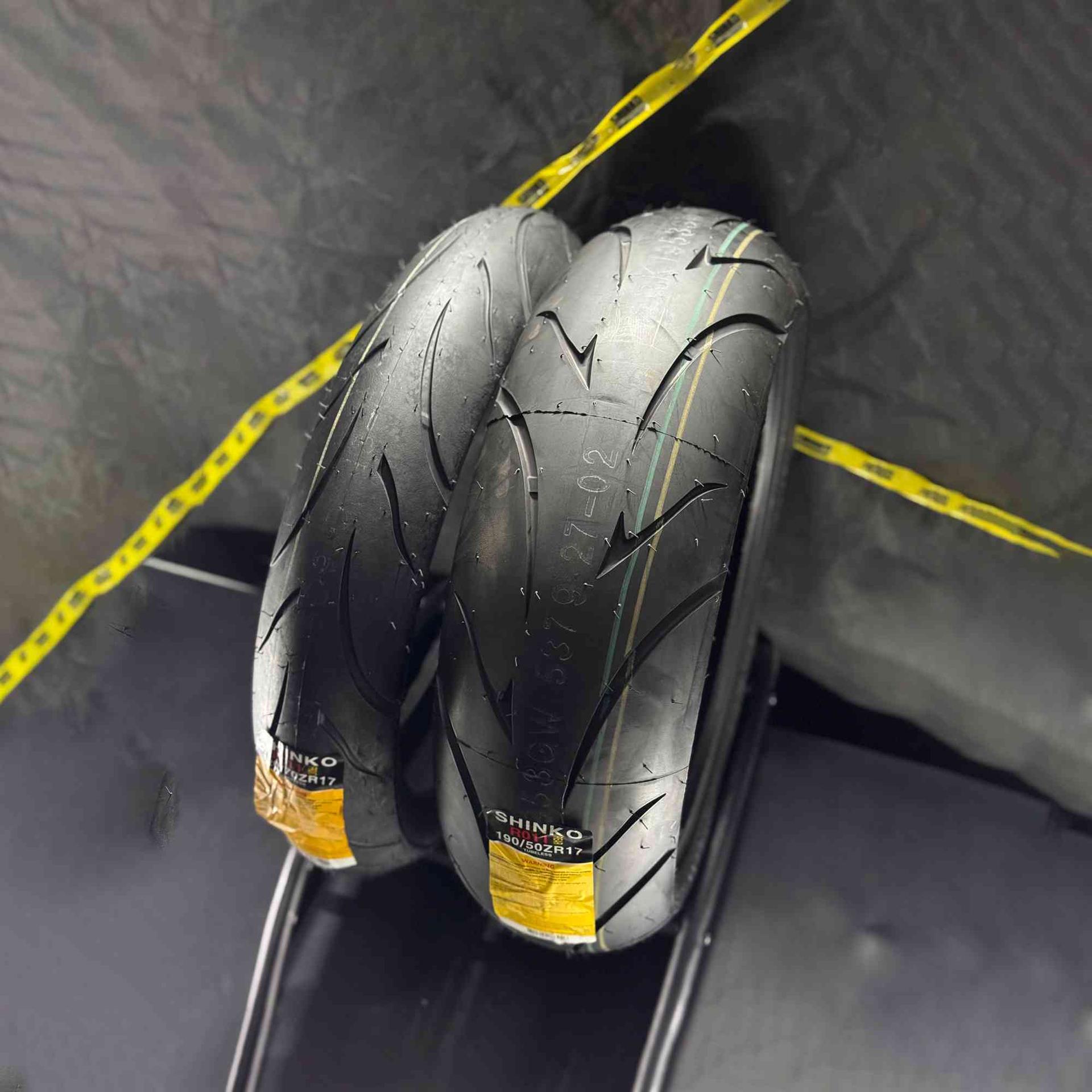 SR011 SERIES (SPORT TIRE)
