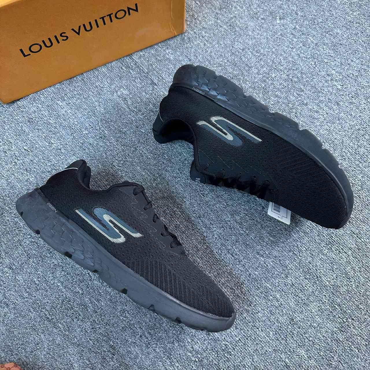 Skechers