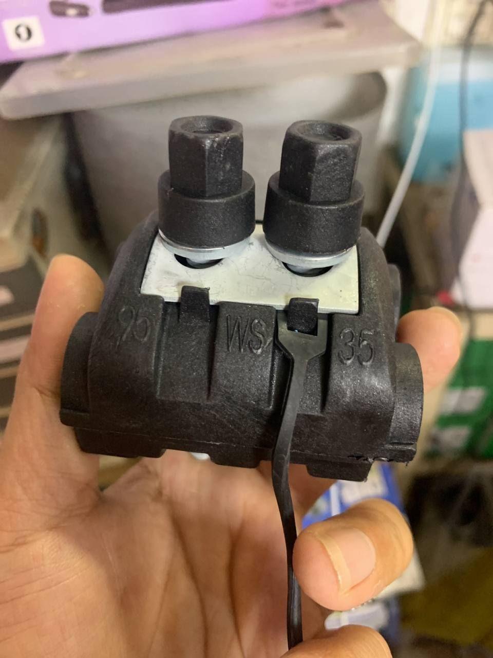 កញ្ចាប់ប៉ុងប៉ូឡុងពីរ 95-240mm