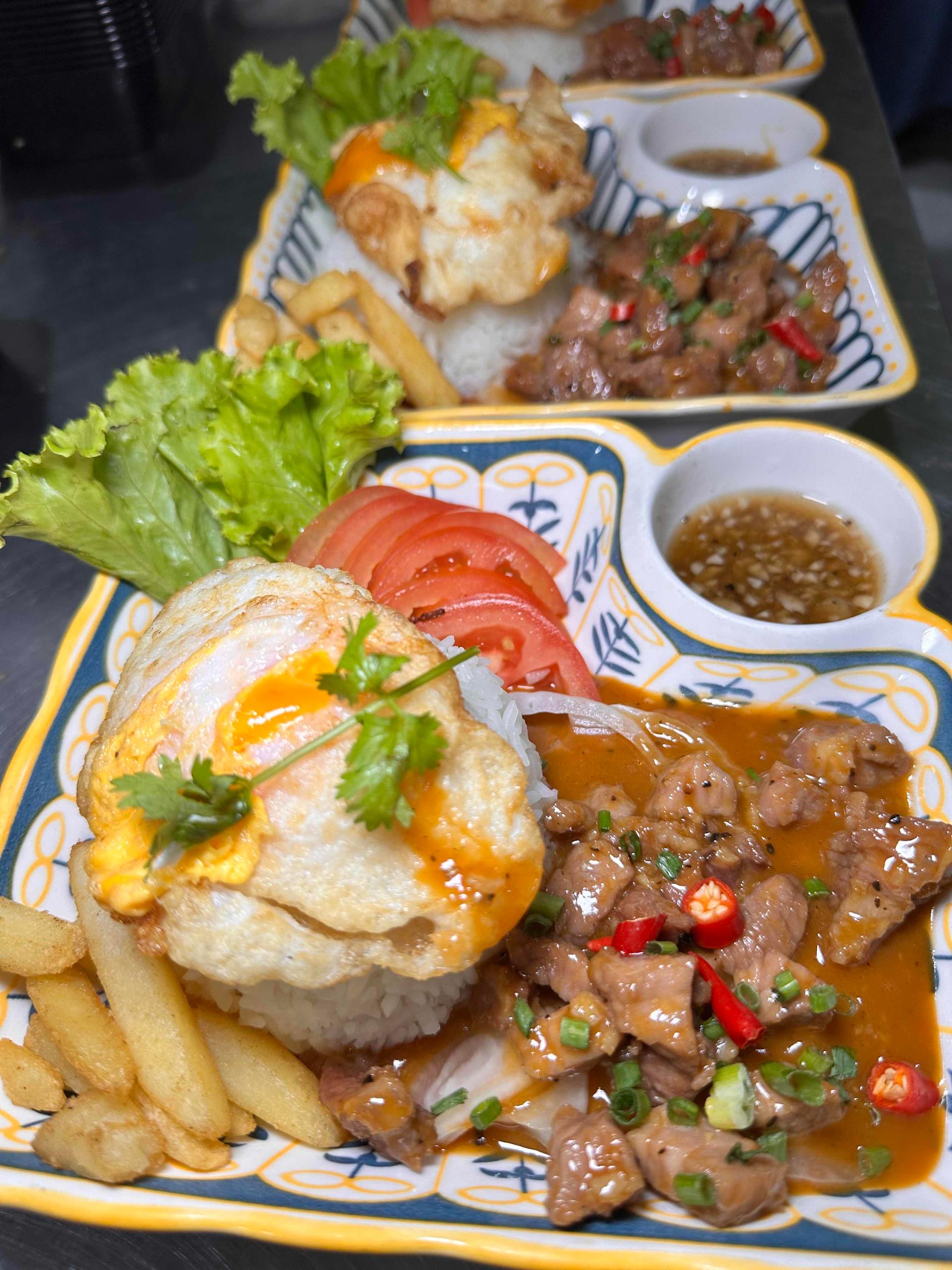 បាយឆា ឡុកឡាក់
