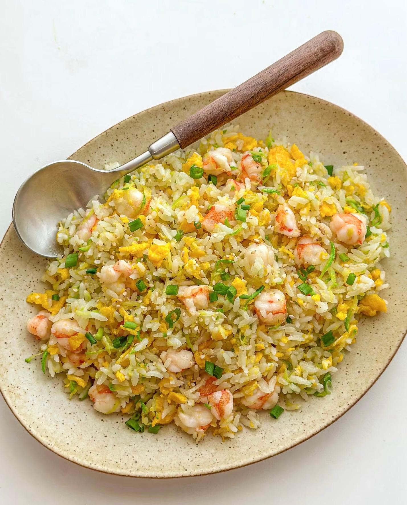 海鲜炒饭 — Seafood Fried Rice — បាយឆាគ្រឿងសមុទ្រ — $8