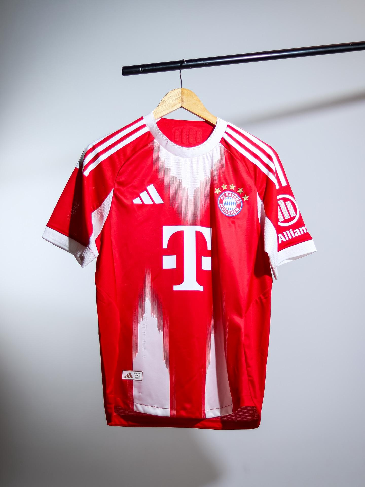 Bayern Munchen Home Kit 25/26