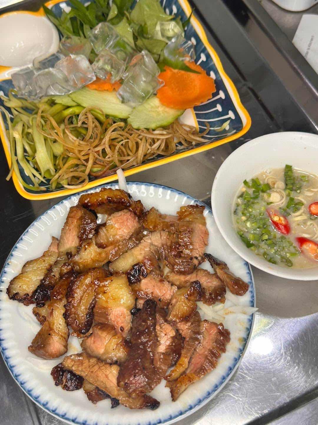 សាច់គោអាំងទឹកប្រហុក