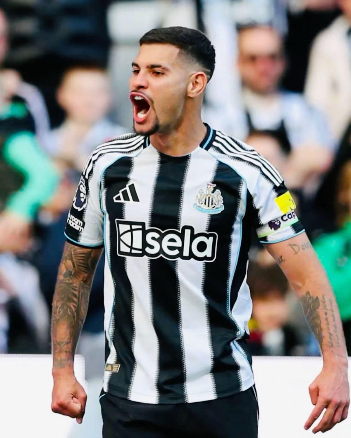 Newcastle United 24-25 Home jersey