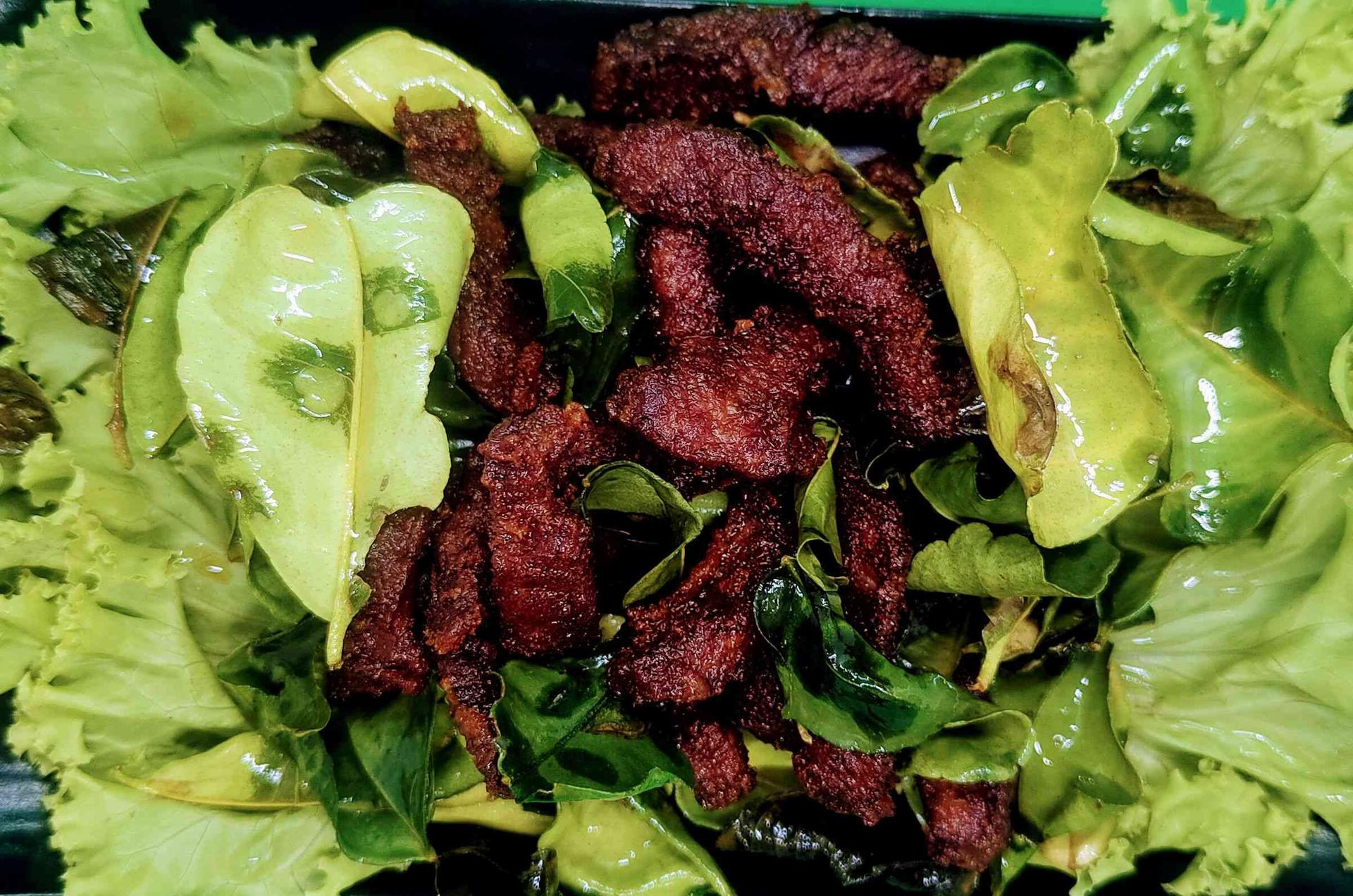 សាច់គោបំពងស្លឹកក្រូច / 橙叶炒牛肉