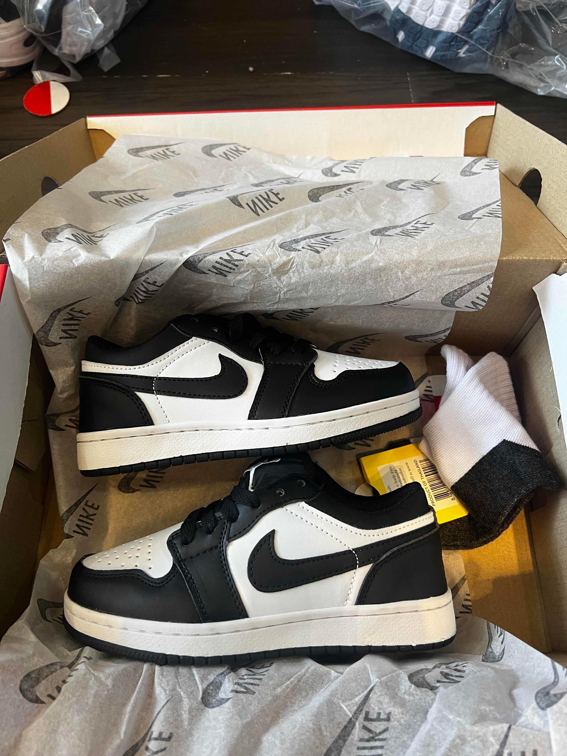 Jordan 1 កខ្លី