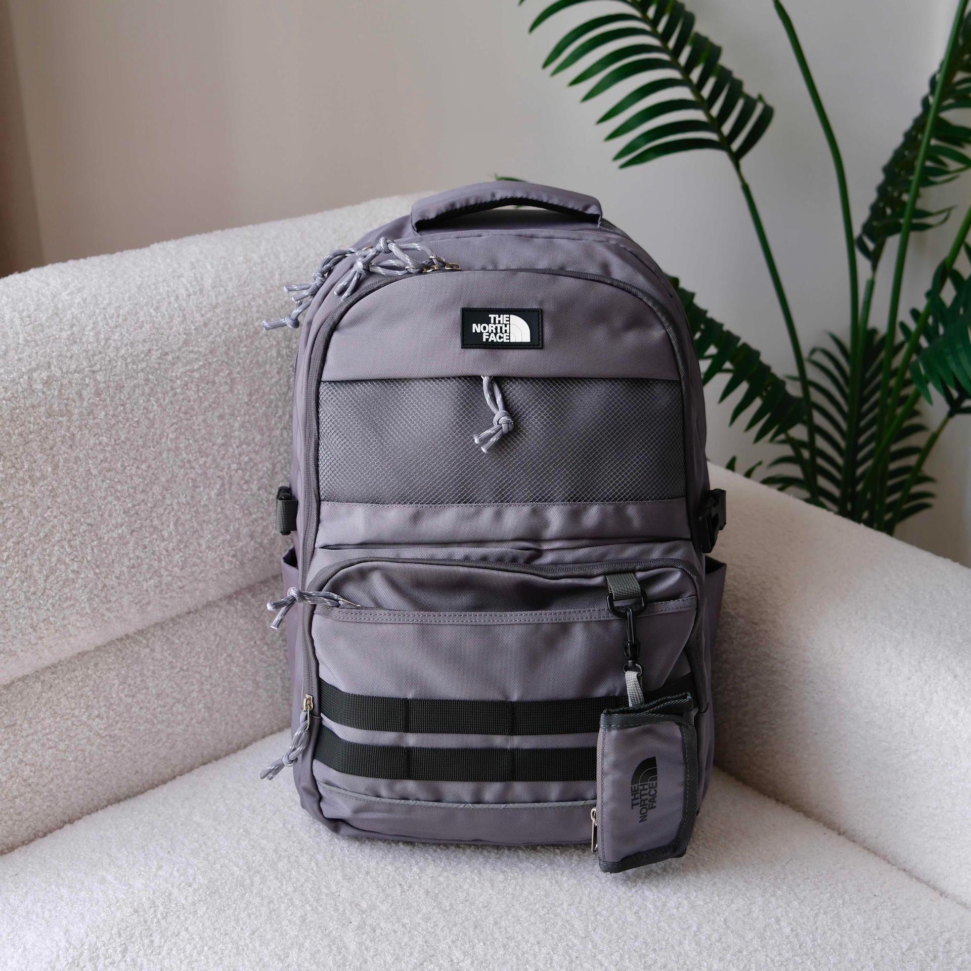 The Northface ពណ៌ប្រផេះ