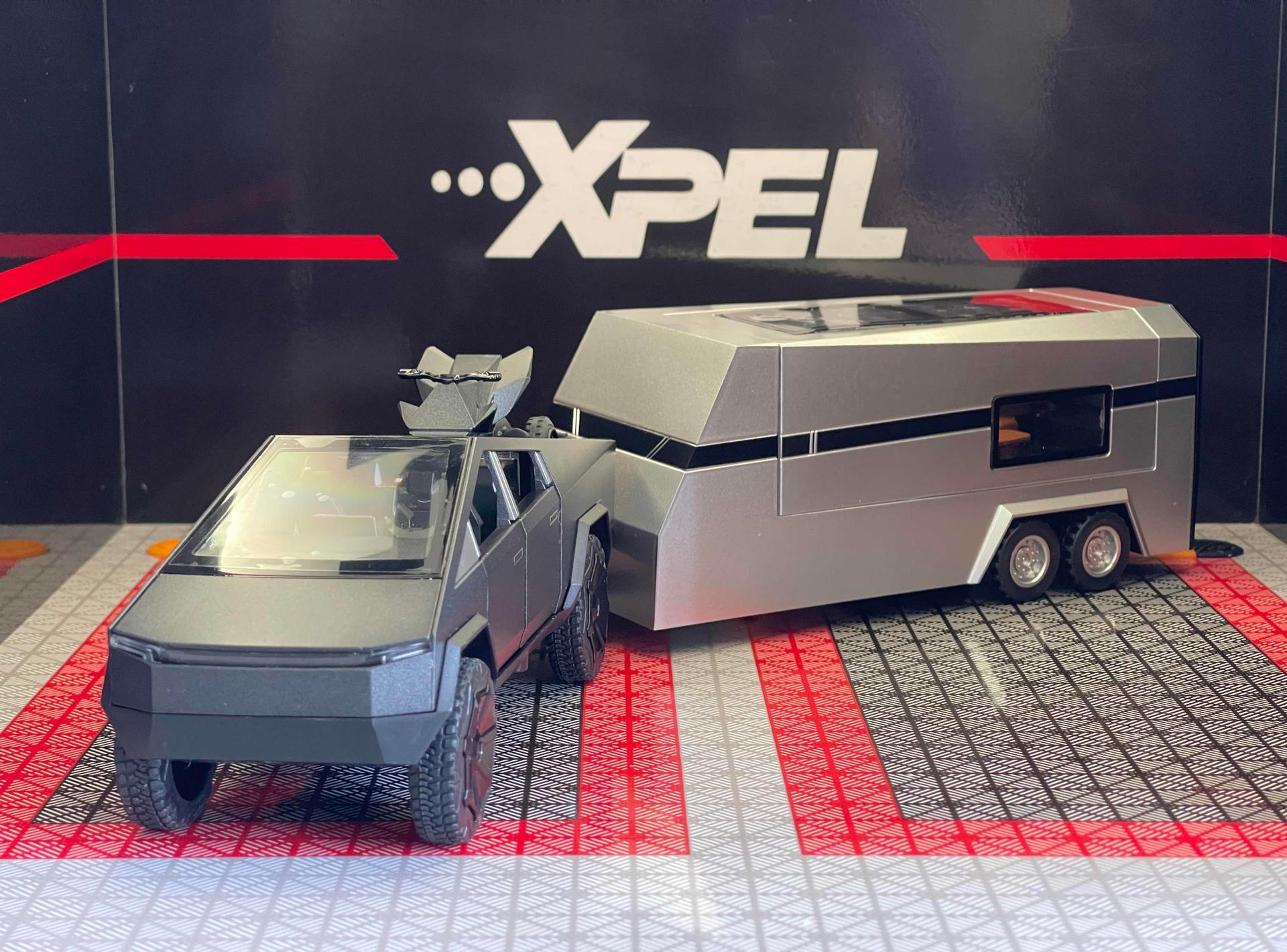 Tesla Cyber Truck សណ្ដោង