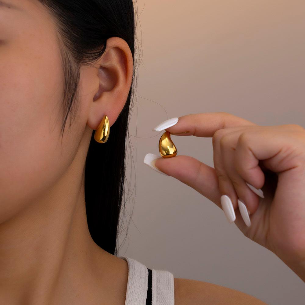 EY008_Teardrop Earring 