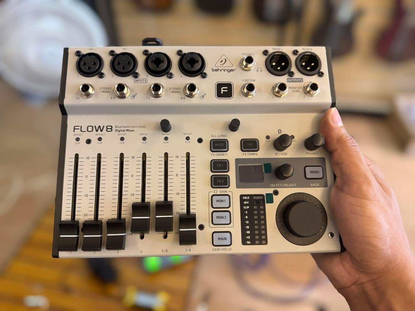 🥁 Behringer FLOW 8 Digital Mixer