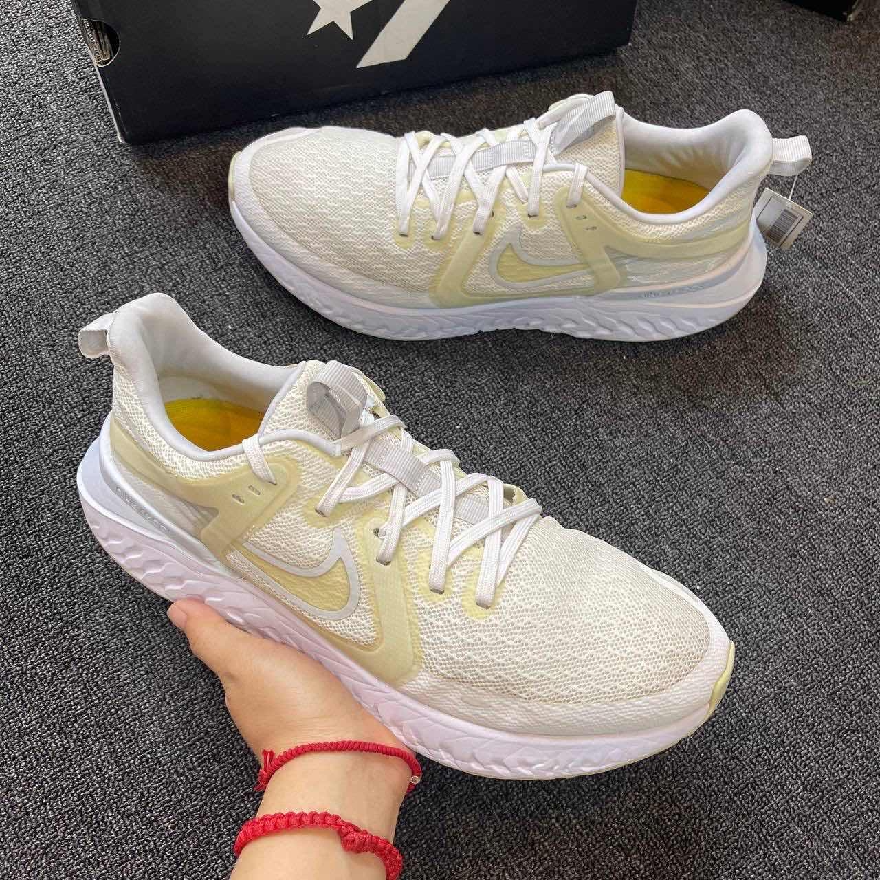 Nike React Infinity Run Flyknit 2 White Light Citron