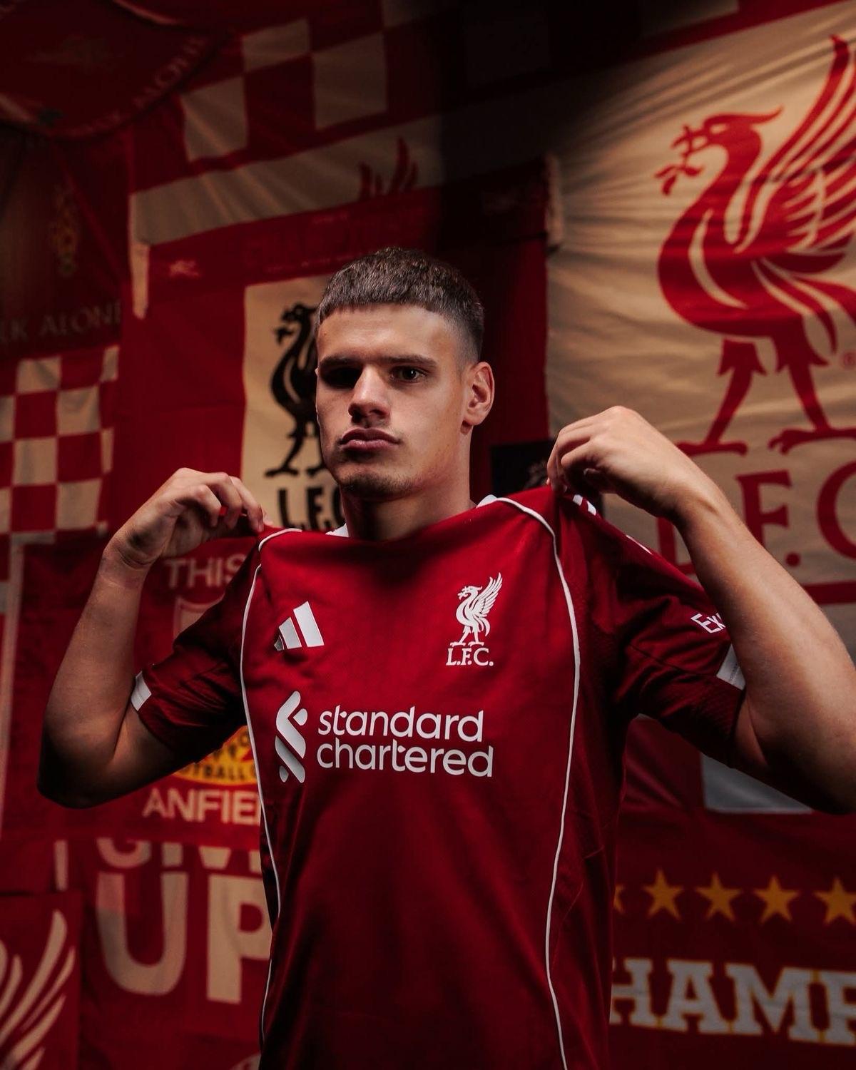LFC Home kit 25/26 ( player )
