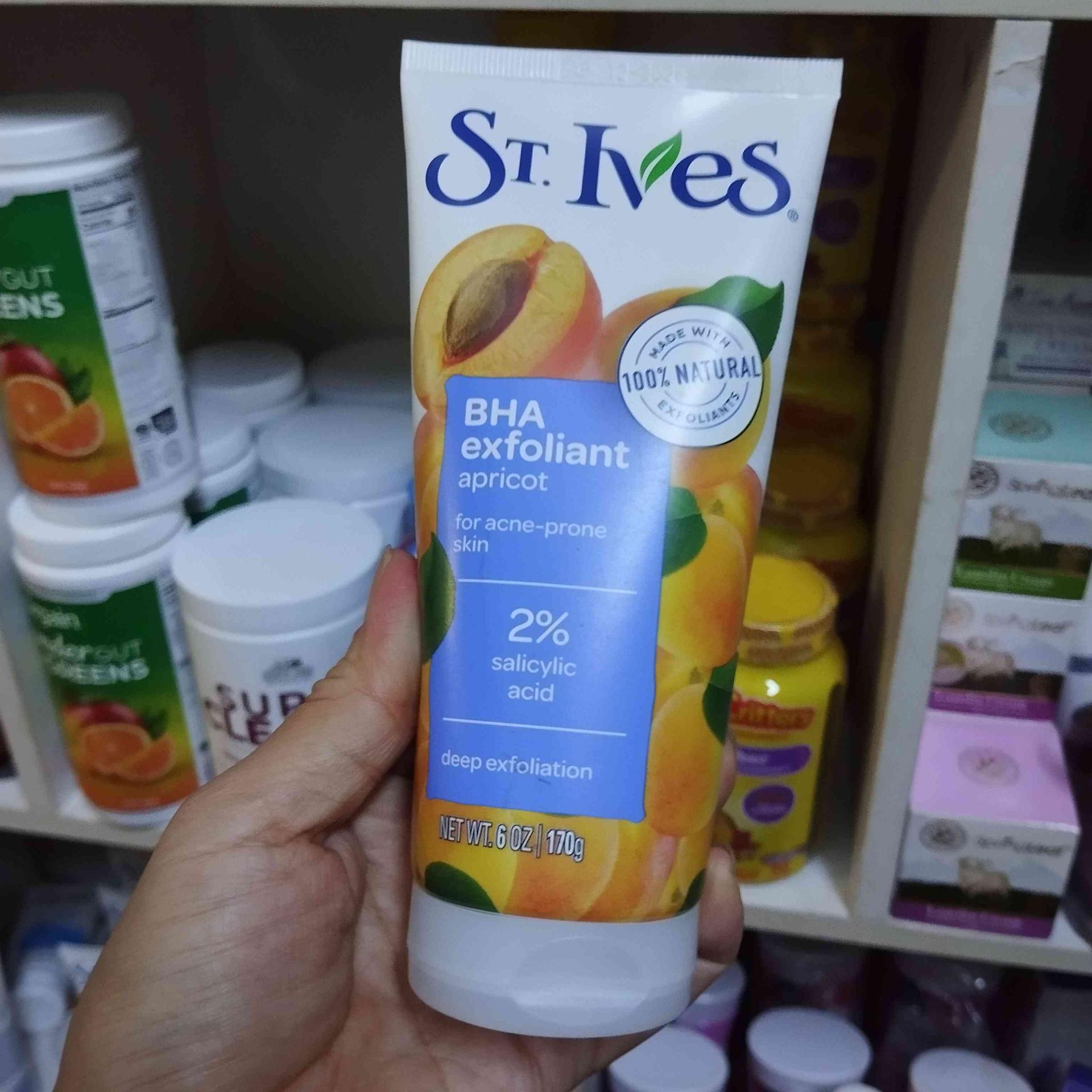 St Ives BHA exfoliant apricot 2% scrub