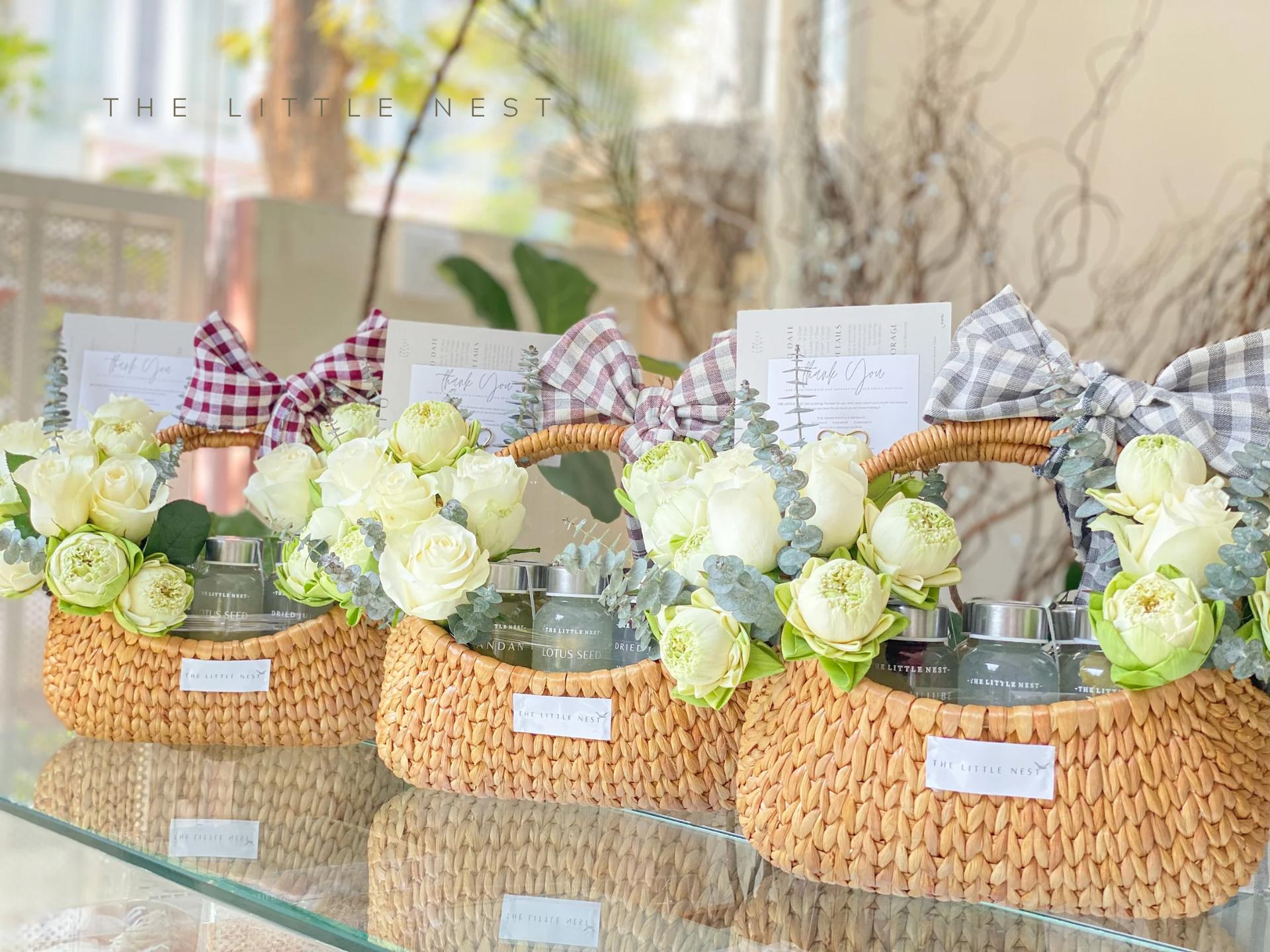 KHMER BASKET WITH FLOWERS
