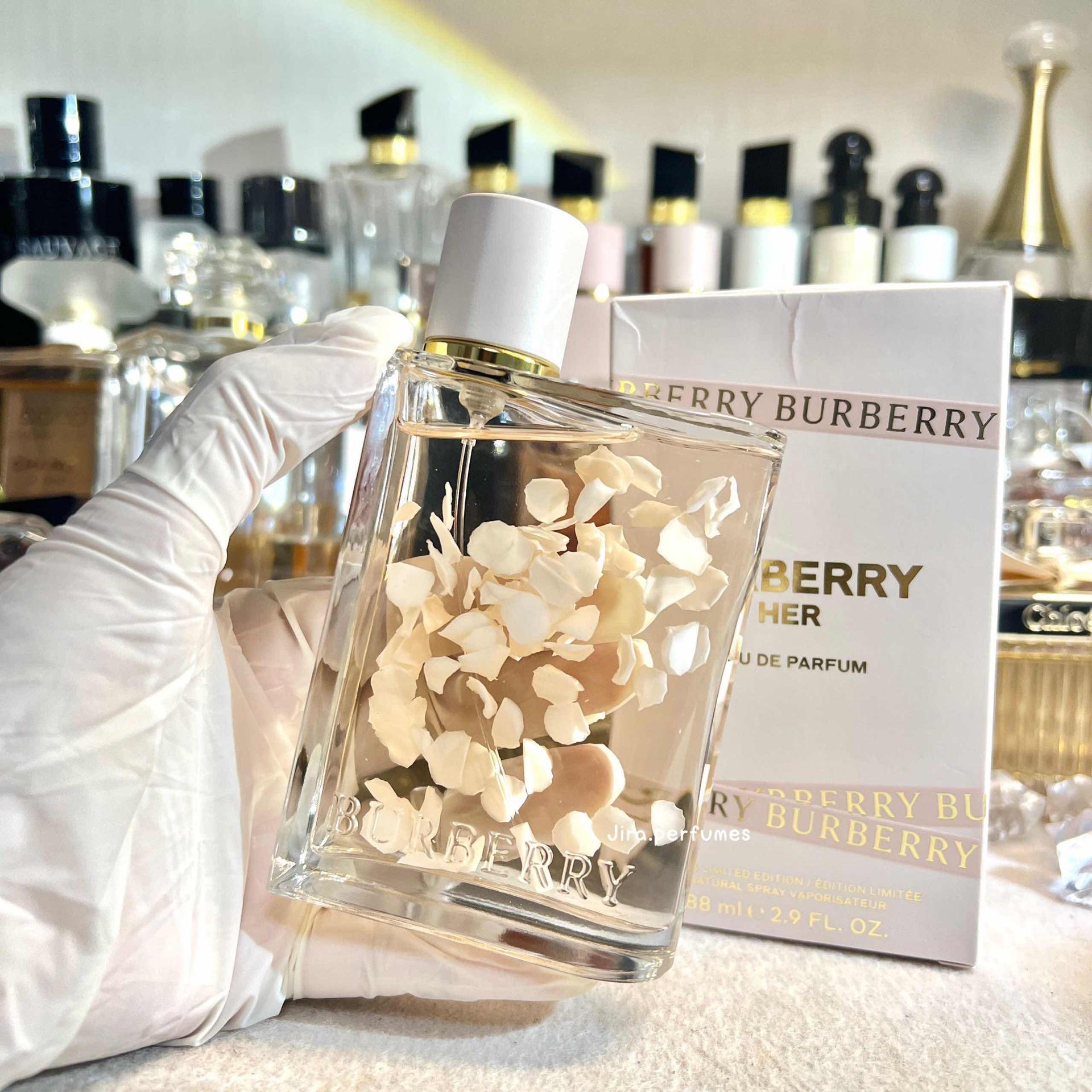 Burberry Her Petal Edition