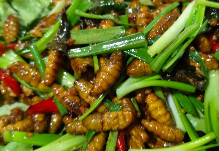 ដុកឌឿឆាគល់ខ្ទឹម / 炸蒜瓣