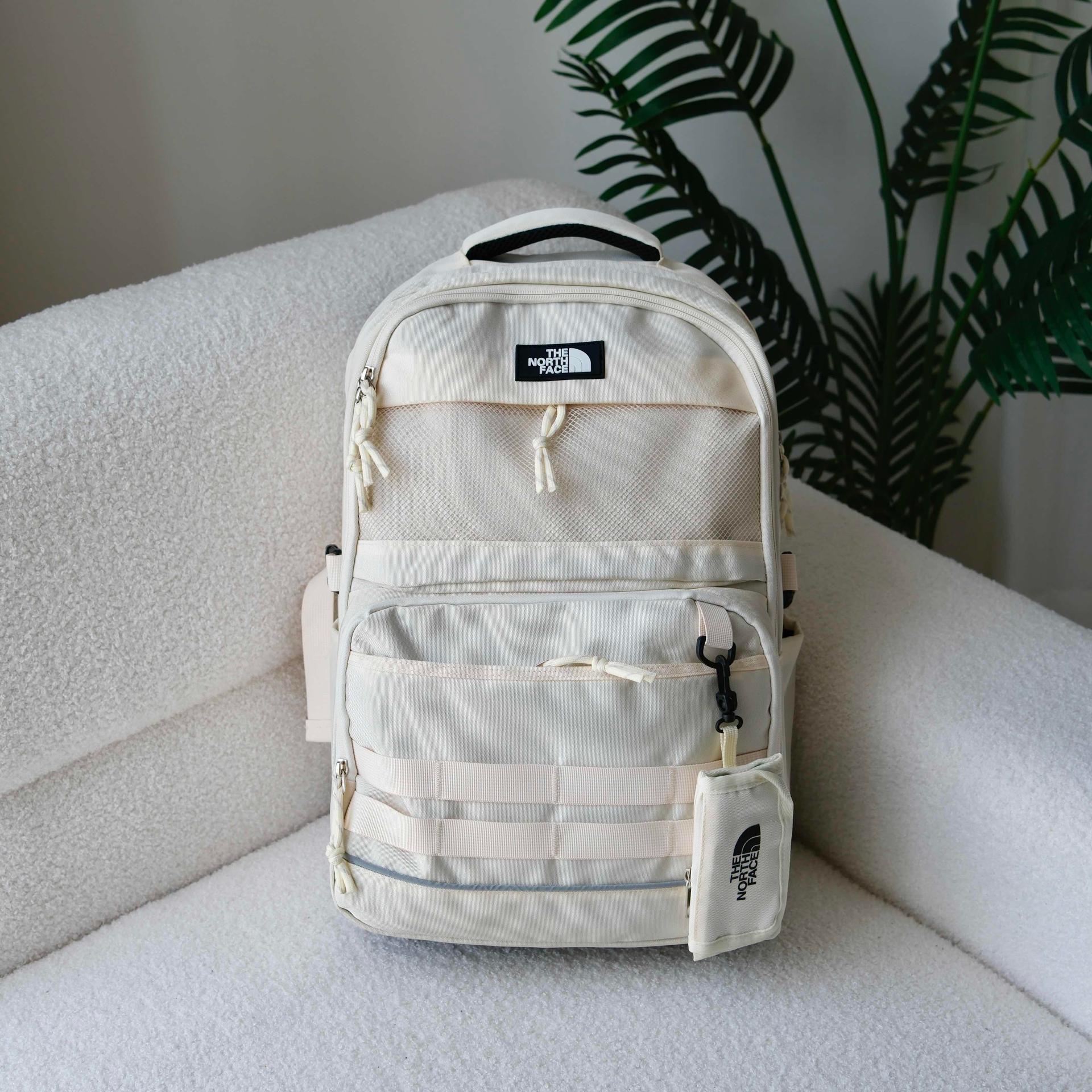The Northface ពណ៌គ្រីម