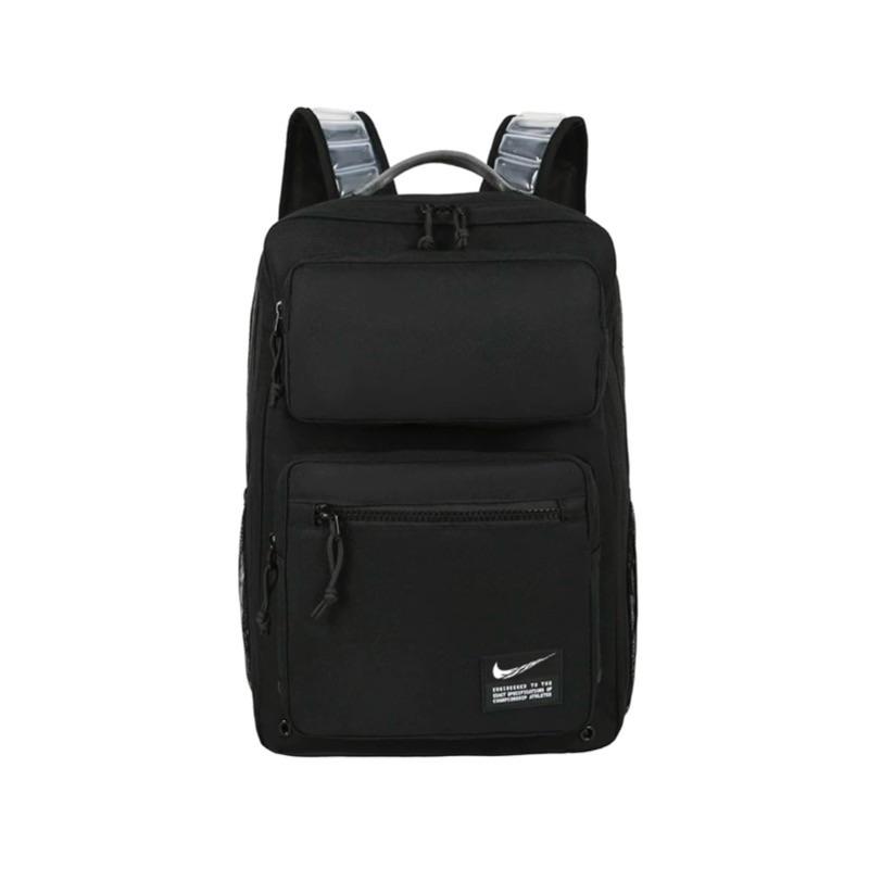Nike Utility ពណ៌ខ្មៅ
