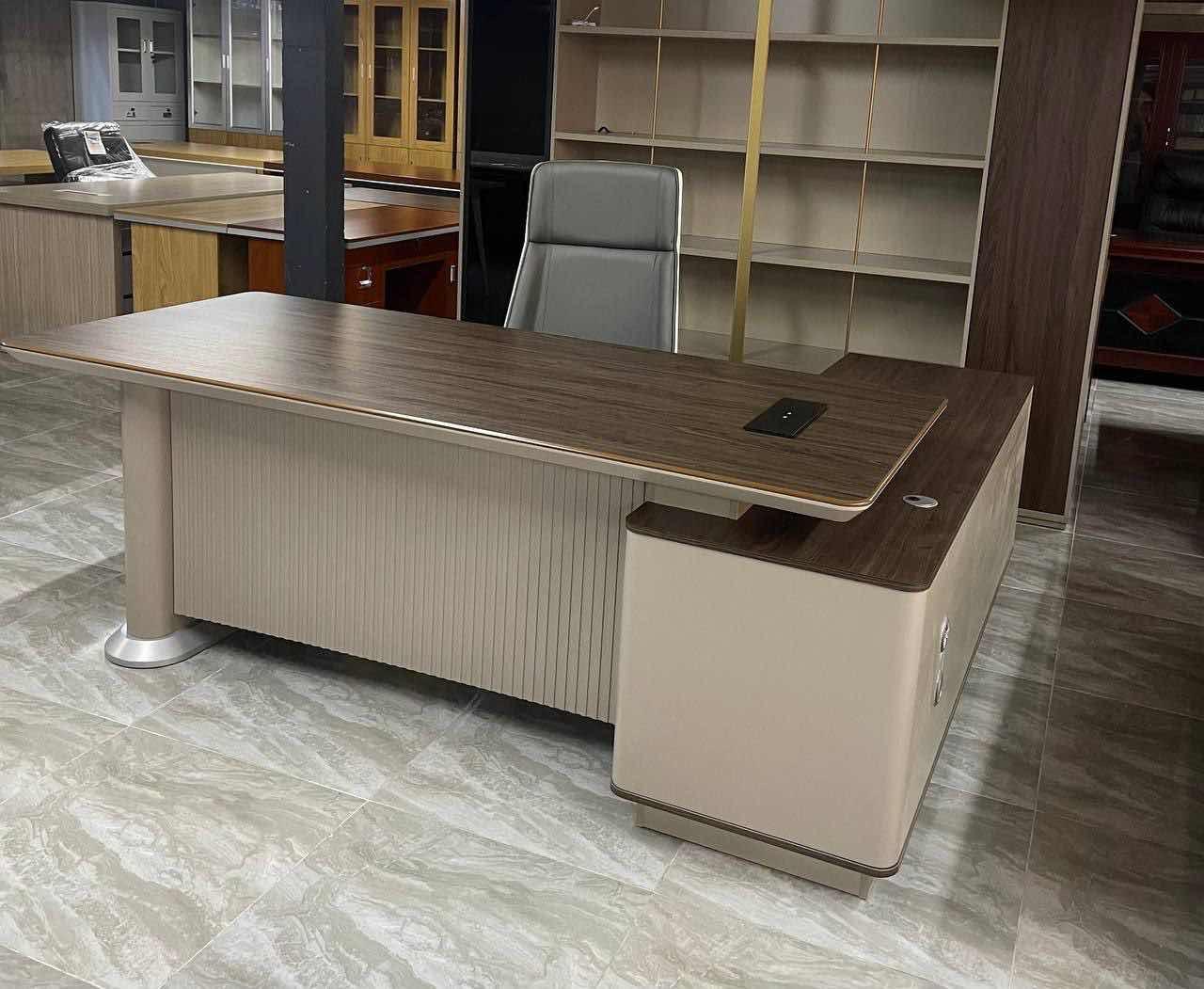 Boss table