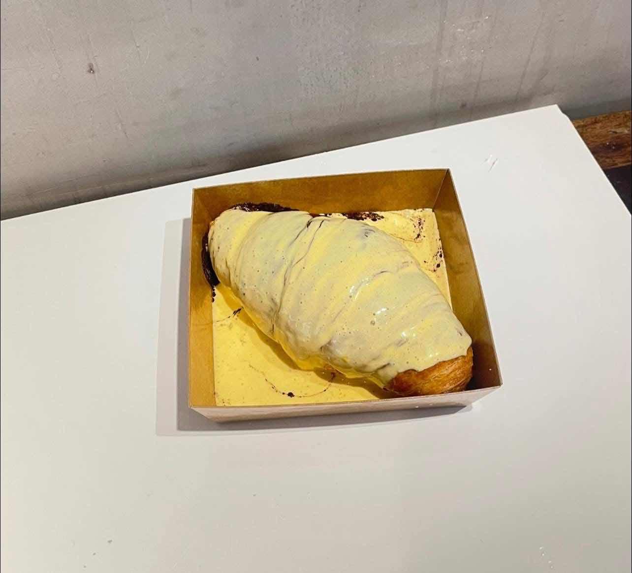 នំ Croissant ស្រោចគ្រីមពងមាន់