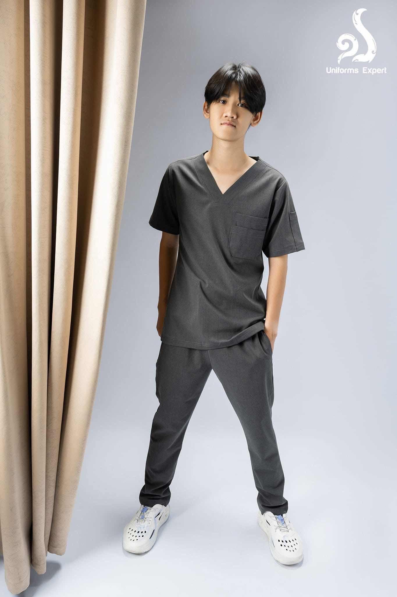 VIPឈុតបុរសពណ៌ល្ងរខ្មៅ - Nurse set for men dark gray color
