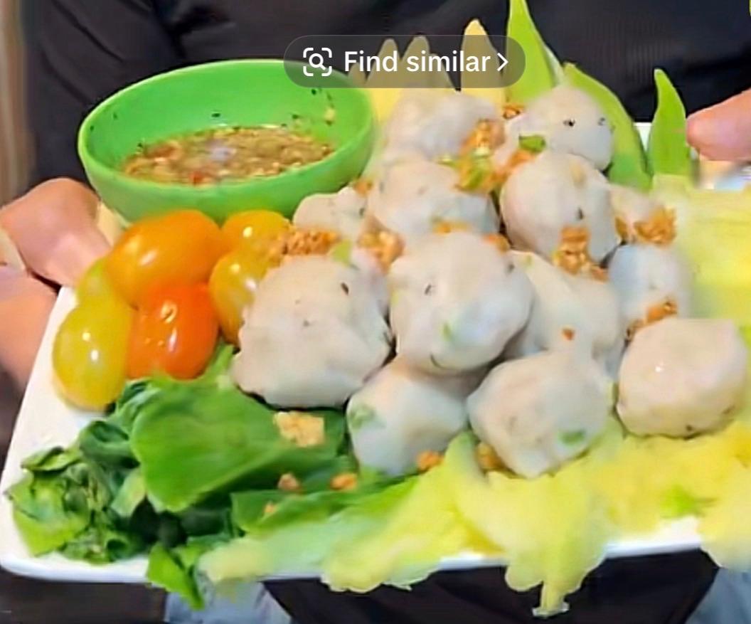 ប្រហិតត្រីឆ្លាតស្ងោរ / 水煮魚丸