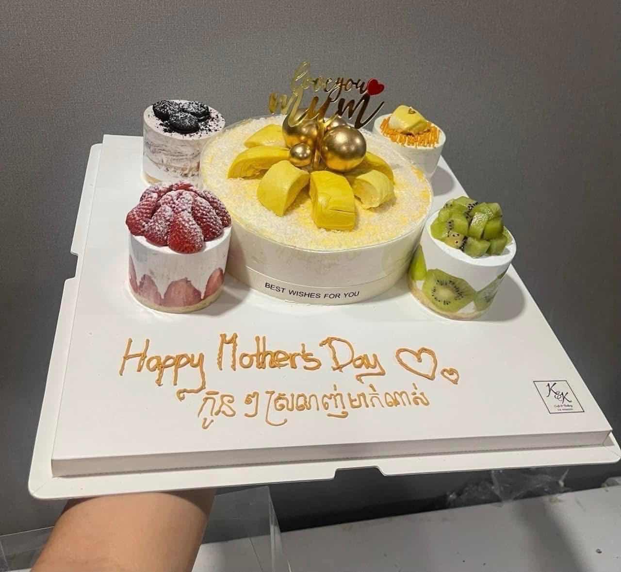 ឈុតនំក្រេបខេក ( ទុរ៉េន ) និង នំខេក Mini 4 រសជាតិ