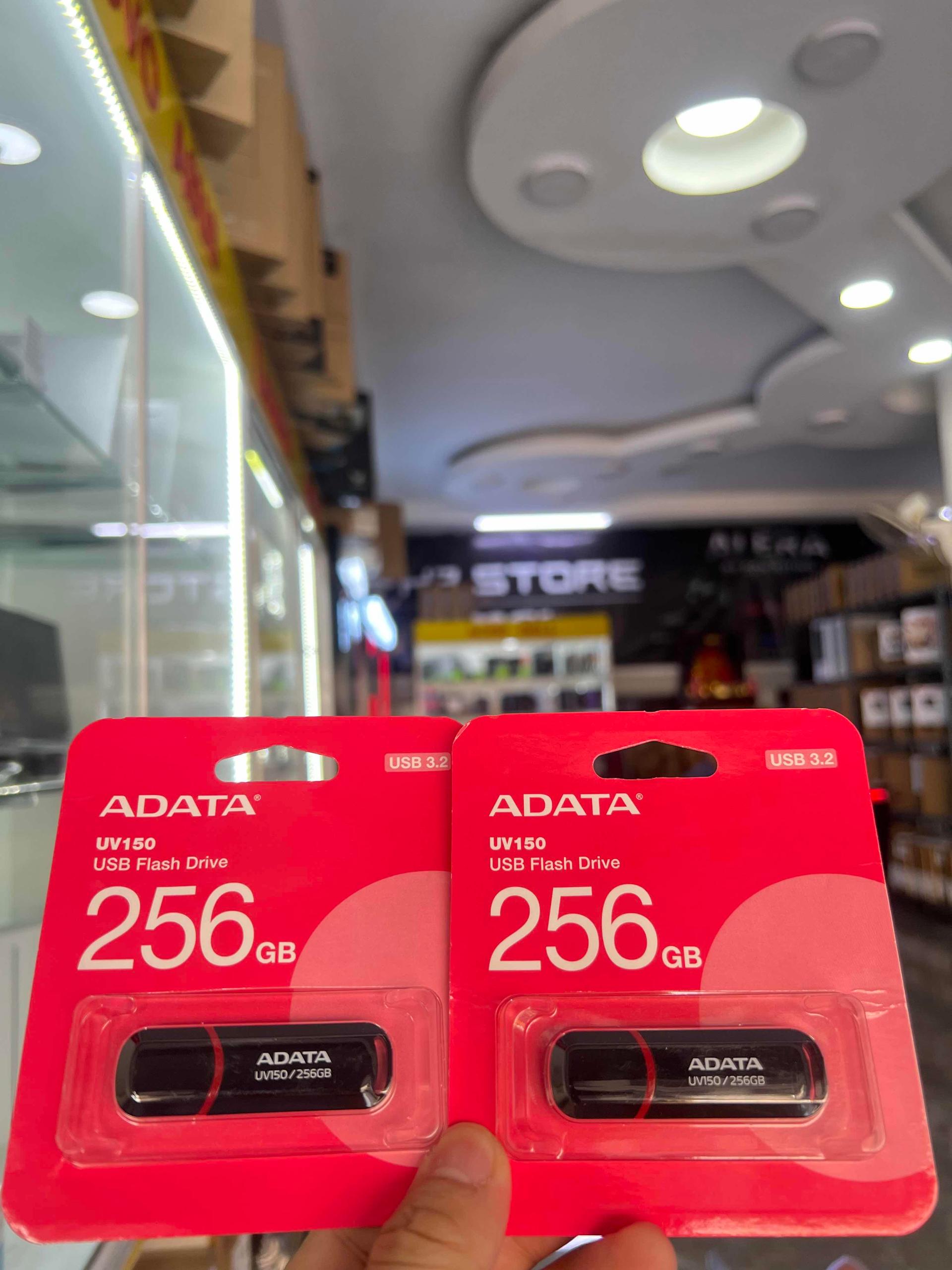 ADATA Flash 256G USB 3.2 25$ 