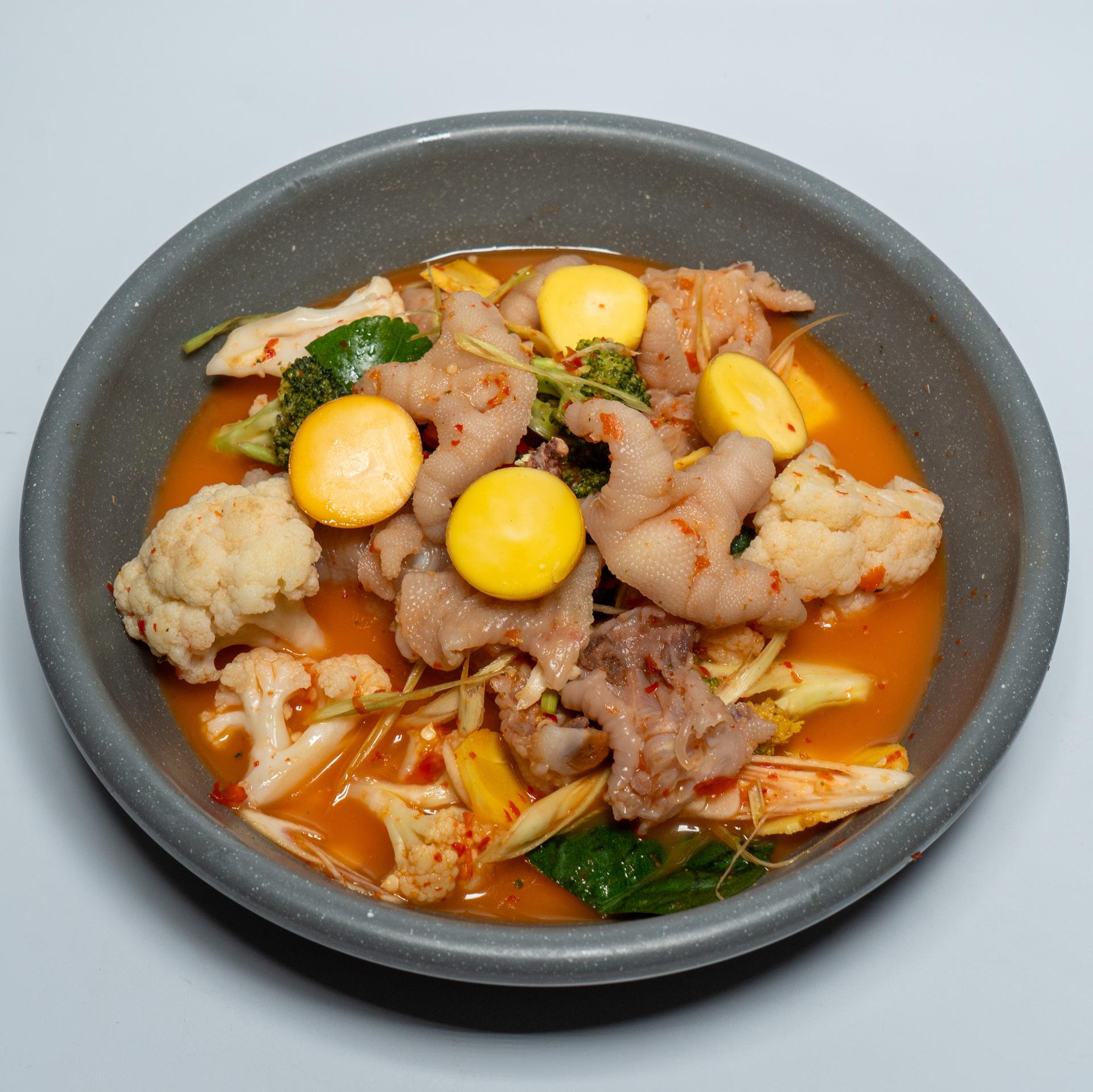ជើងមាន់ជ្រក់ទឹកក្រូច