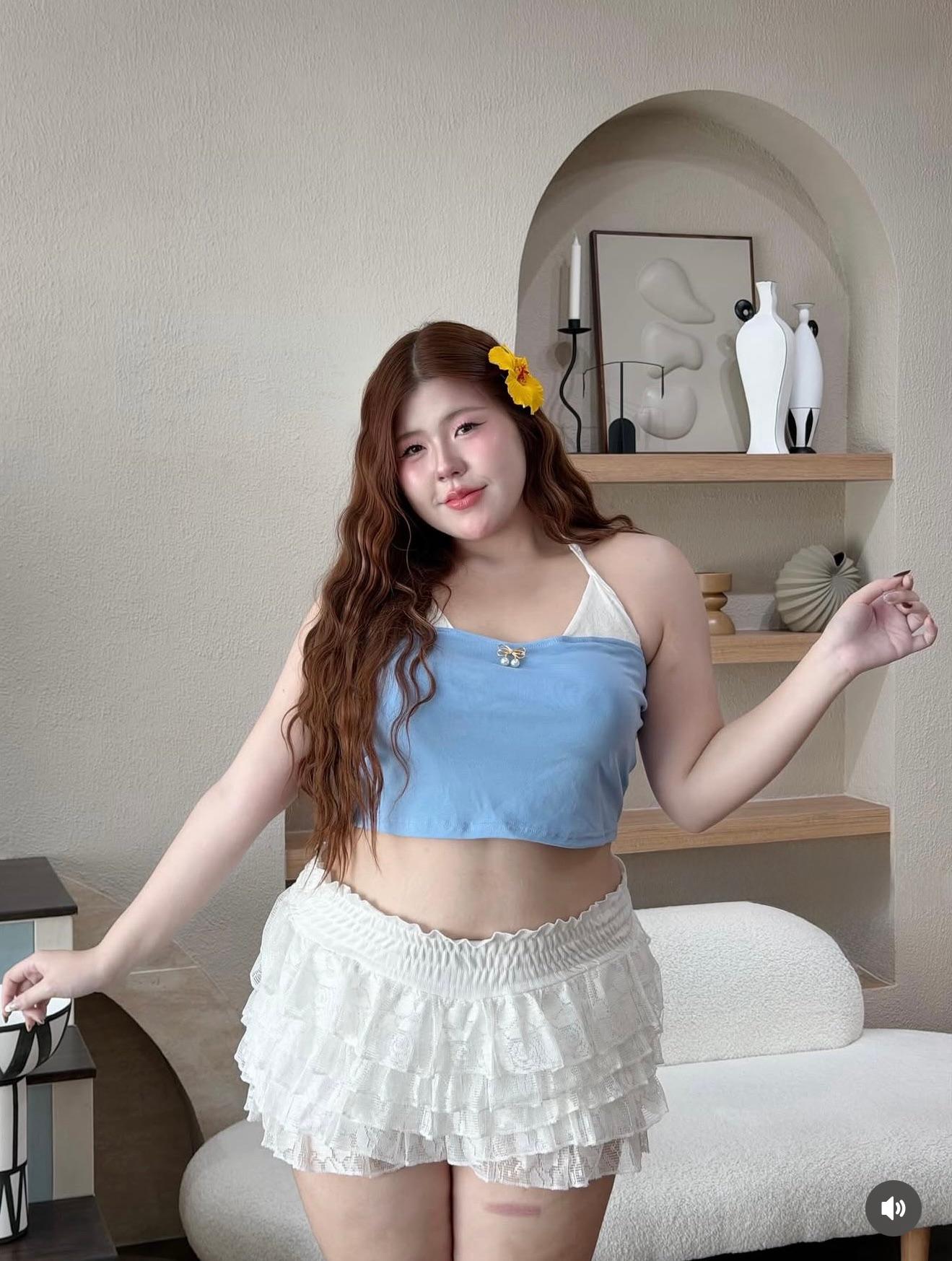 Halter crop top