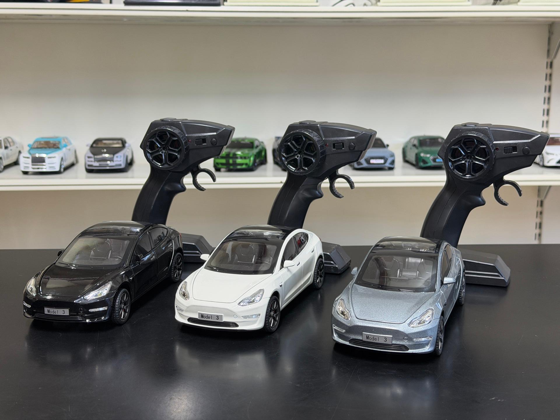 Tesla Model 3 ឡានដែកបញ្ជា