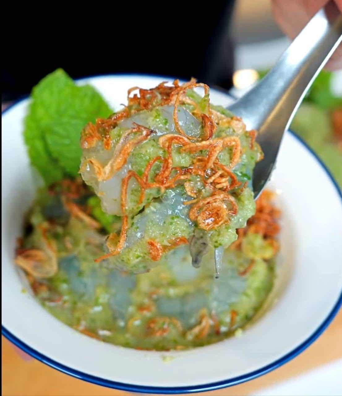 បង្គាត្រាំទឹកត្រី