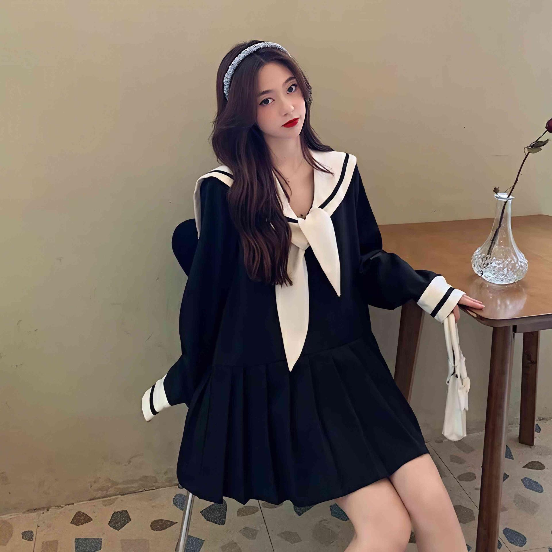 រ៉ូបខ្មៅហាយឡាយស