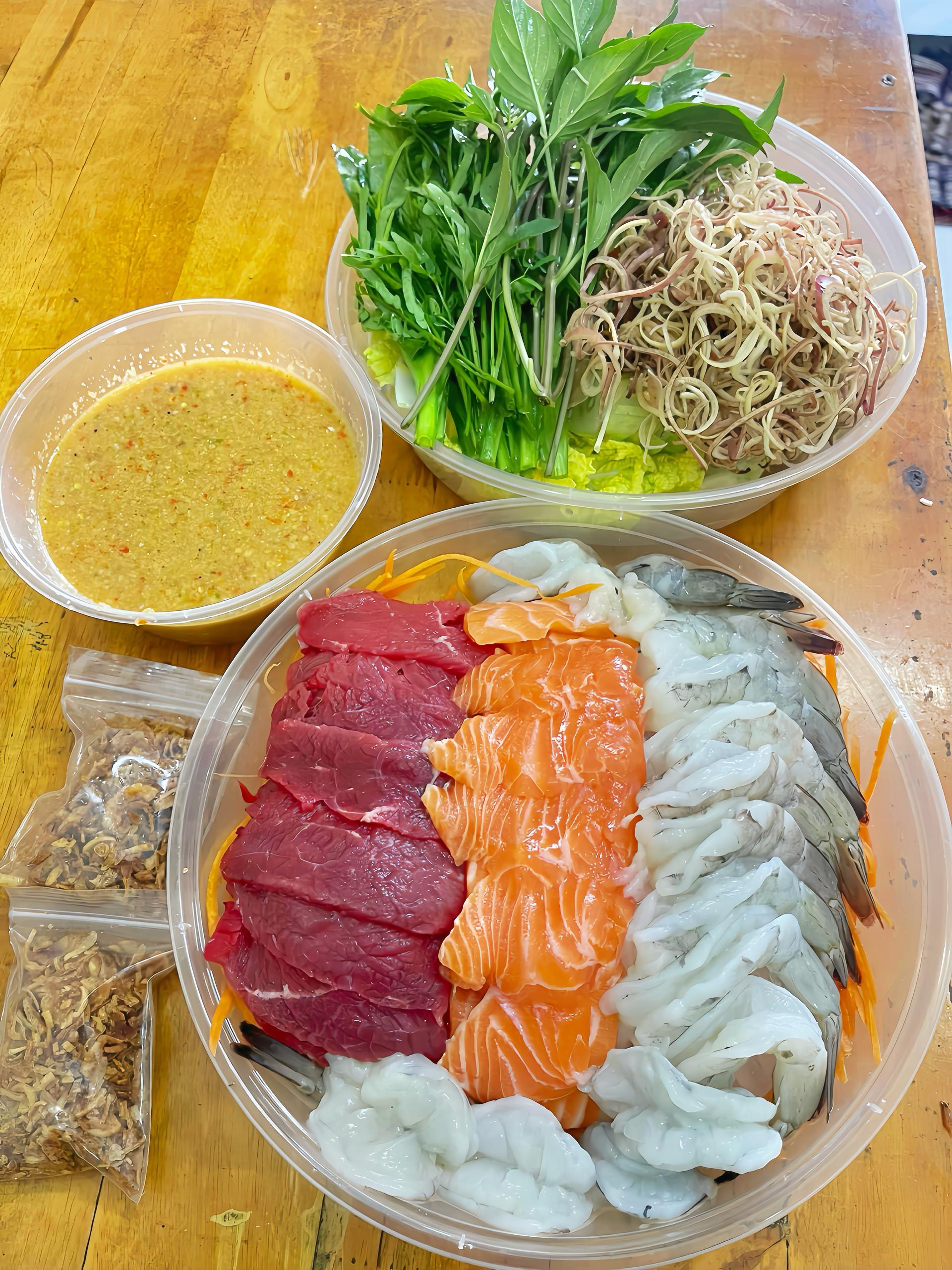 ឈុត 3មុខ ( សាច់គោ សាលម៉ុន បង្គា ញៀន )